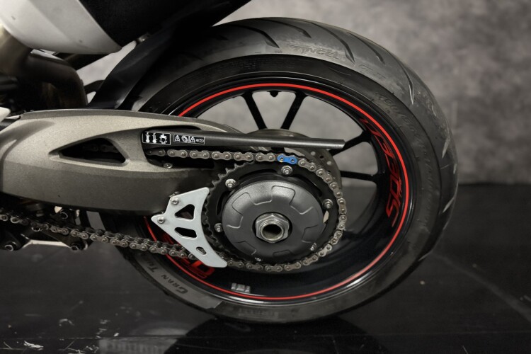 TRIUMPH SPEED TRIPLE 1050