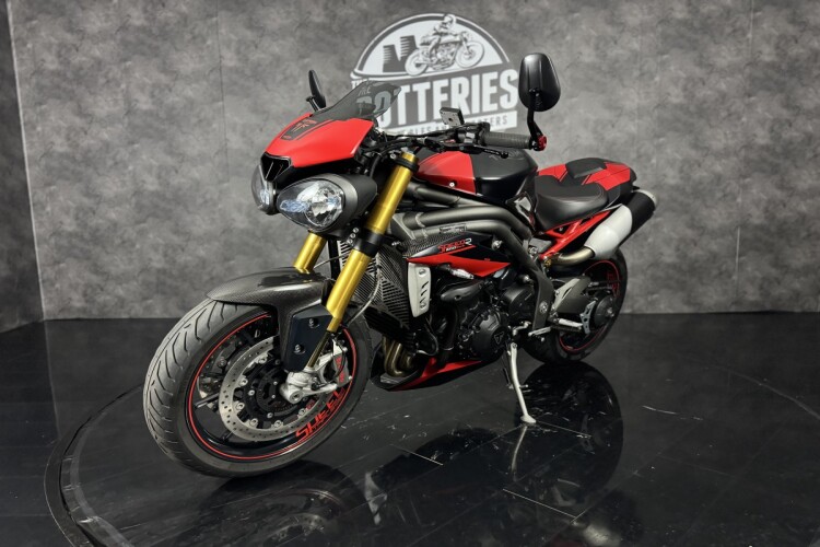 TRIUMPH SPEED TRIPLE 1050