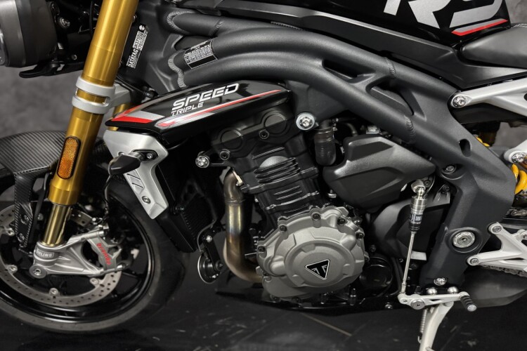 TRIUMPH SPEED TRIPLE 1160 for sale