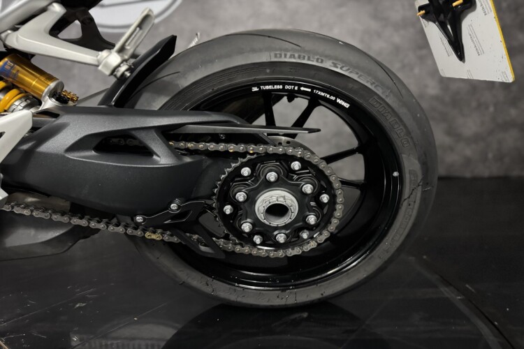 TRIUMPH SPEED TRIPLE 1160