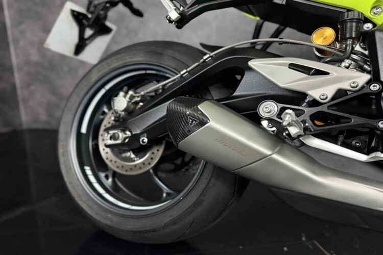 TRIUMPH STREET TRIPLE 765