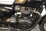 TRIUMPH BONNEVILLE T100