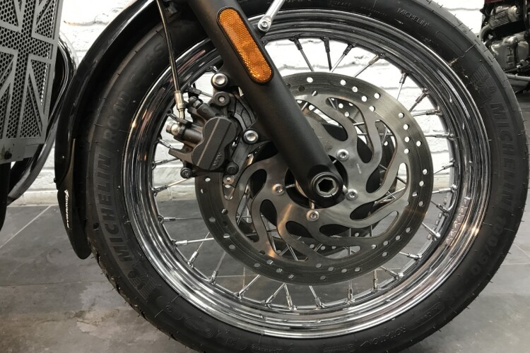 TRIUMPH BONNEVILLE T120