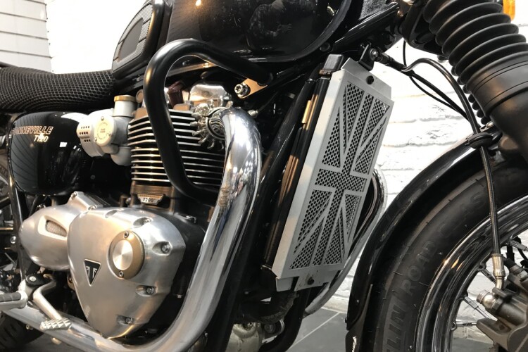 TRIUMPH BONNEVILLE T120