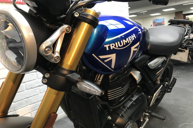 TRIUMPH SPEED 400