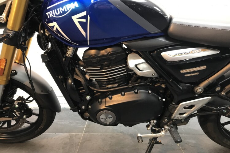 TRIUMPH SPEED 400