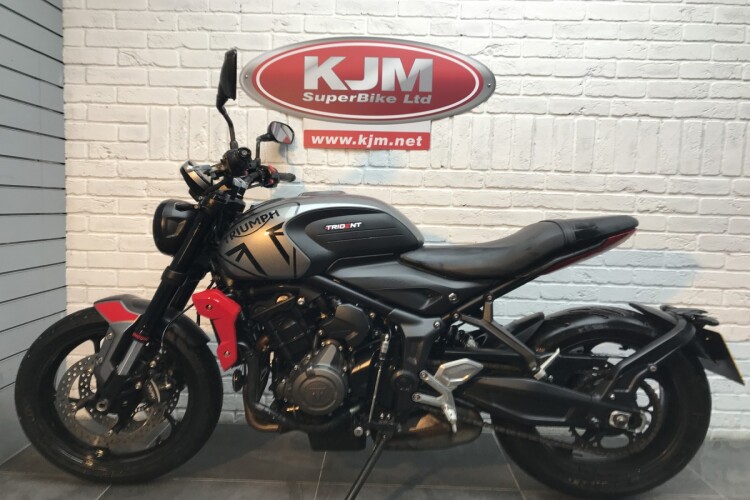 TRIUMPH TRIDENT