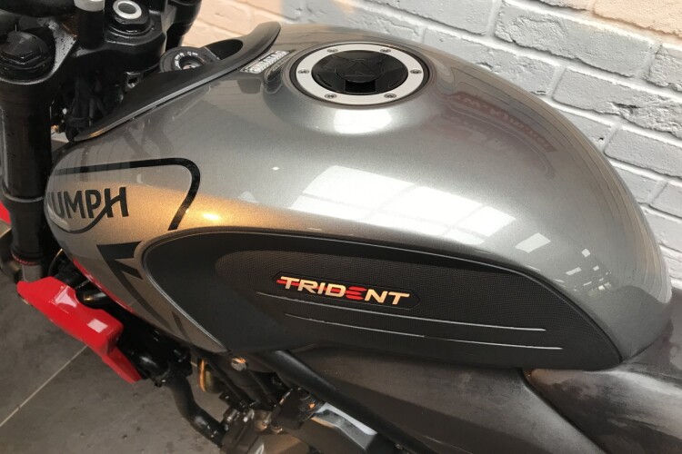 TRIUMPH TRIDENT