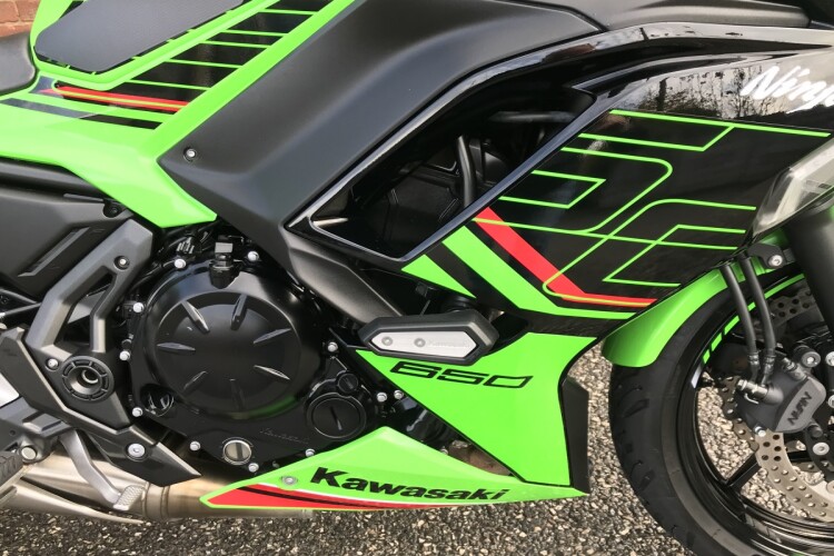 KAWASAKI NINJA 650