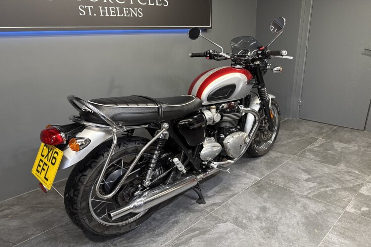TRIUMPH BONNEVILLE T120