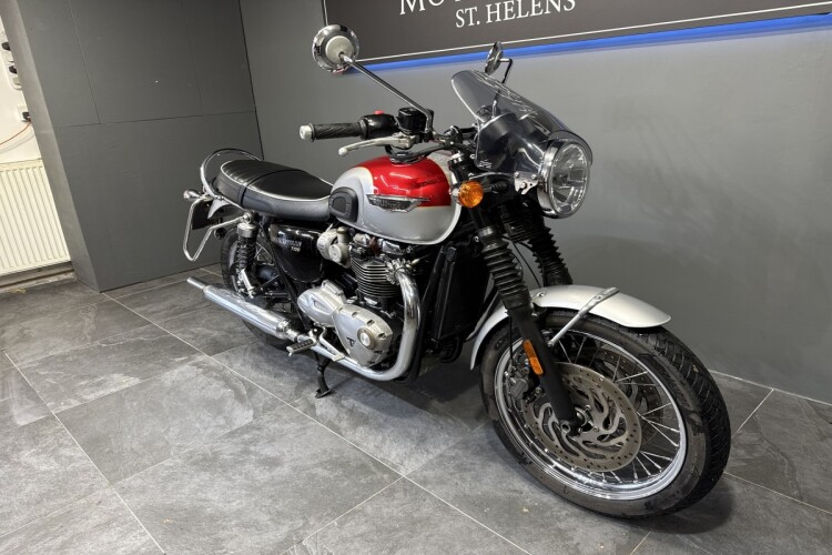 TRIUMPH BONNEVILLE T120