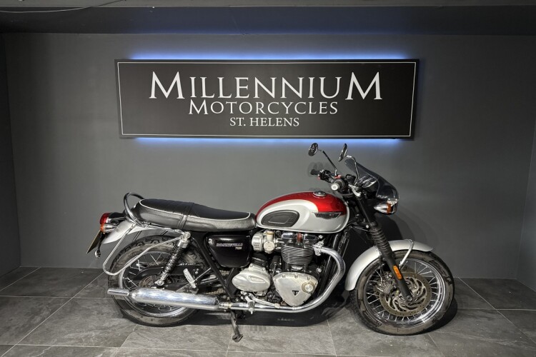 TRIUMPH BONNEVILLE T120