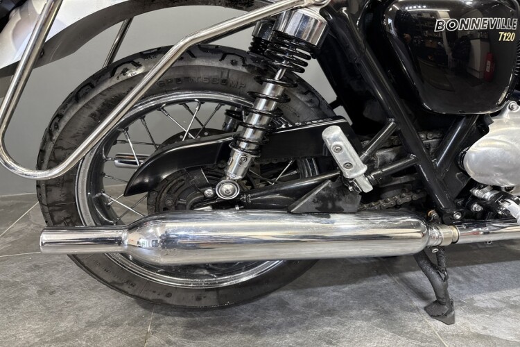 TRIUMPH BONNEVILLE T120