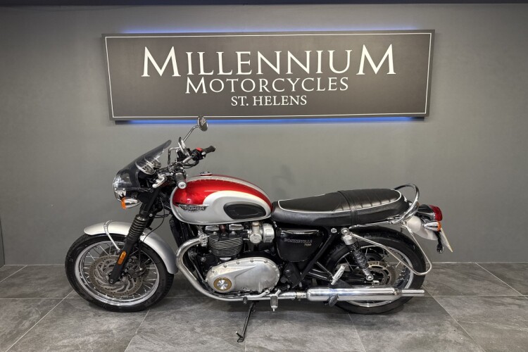 TRIUMPH BONNEVILLE T120