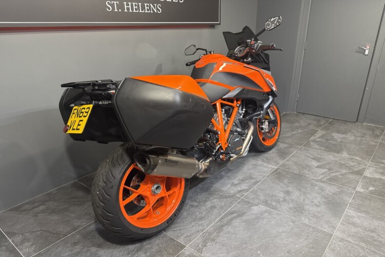 KTM 1290 SUPER DUKE GT