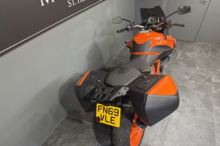 KTM 1290 SUPER DUKE GT