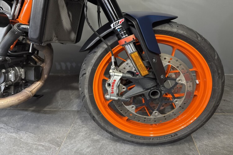 KTM 890 DUKE