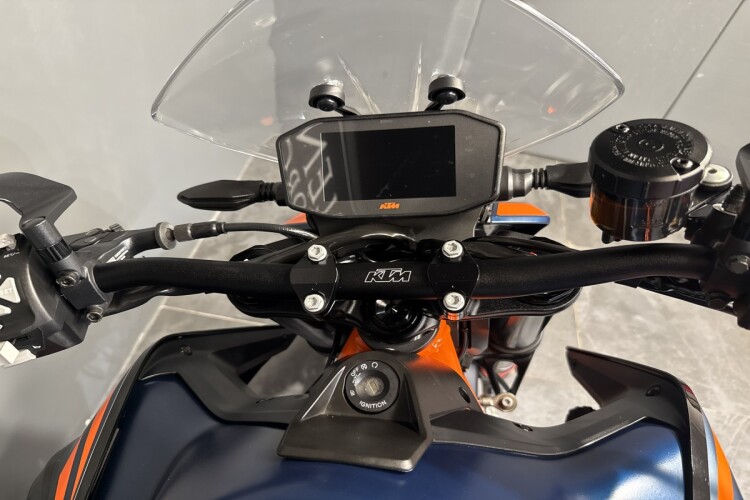 KTM 890 DUKE