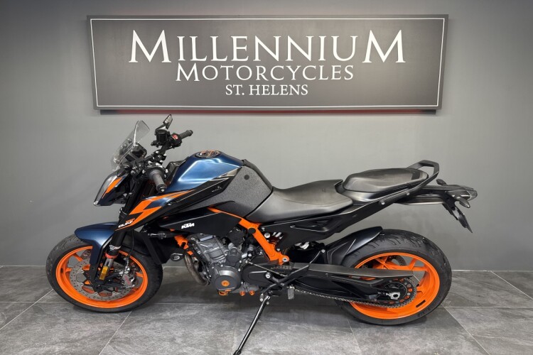 KTM 890 DUKE