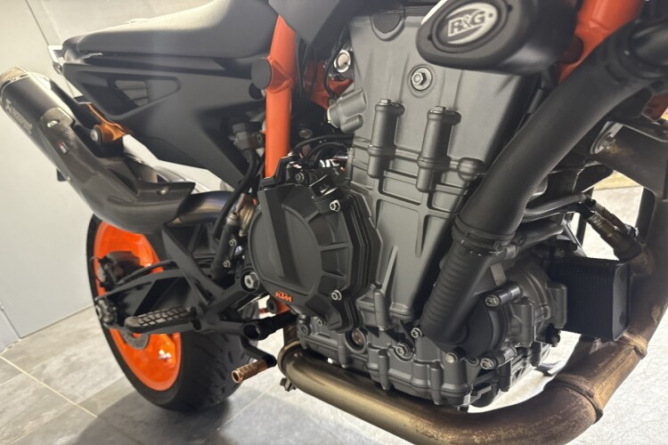 KTM 890 DUKE