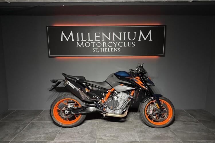 KTM 890 DUKE