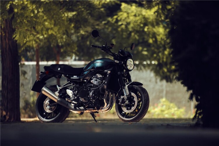 KAWASAKI Z900RS