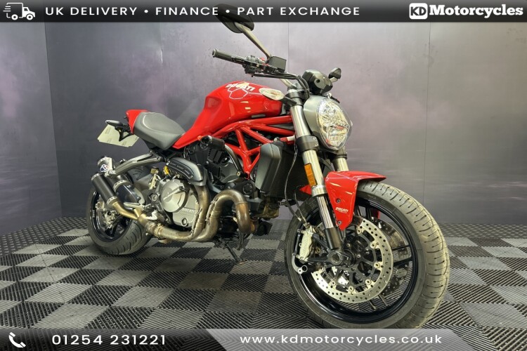 DUCATI MONSTER 821