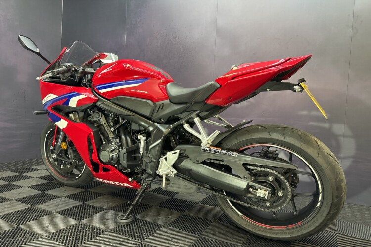 HONDA CBR650R