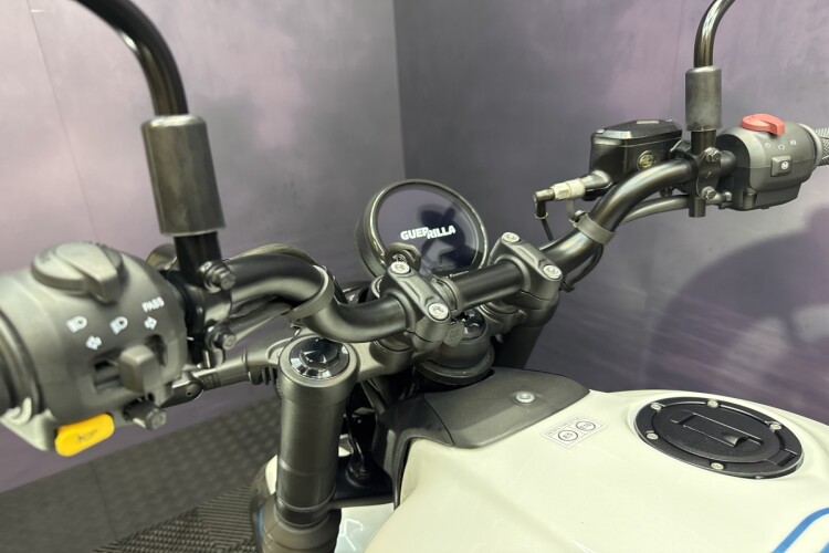 ROYAL ENFIELD GUERRILLA 450