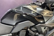 SUZUKI GSX-8R