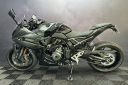 SUZUKI GSX-8R