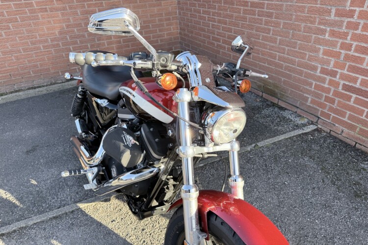 HARLEY-DAVIDSON SPORTSTER