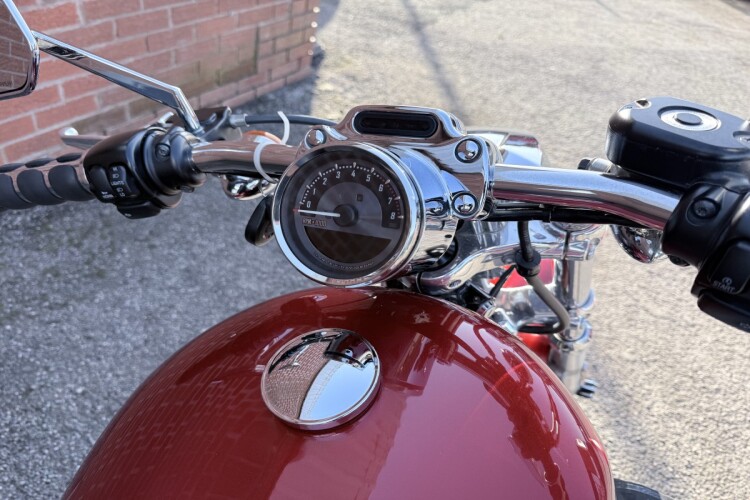 HARLEY-DAVIDSON SPORTSTER