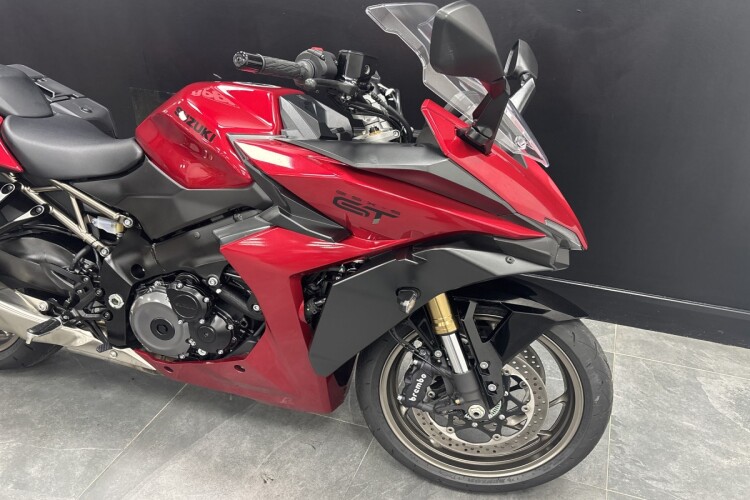 SUZUKI GSX-S1000GT+