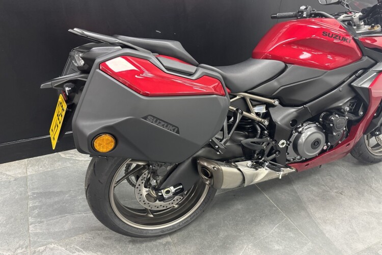 SUZUKI GSX-S1000GT+
