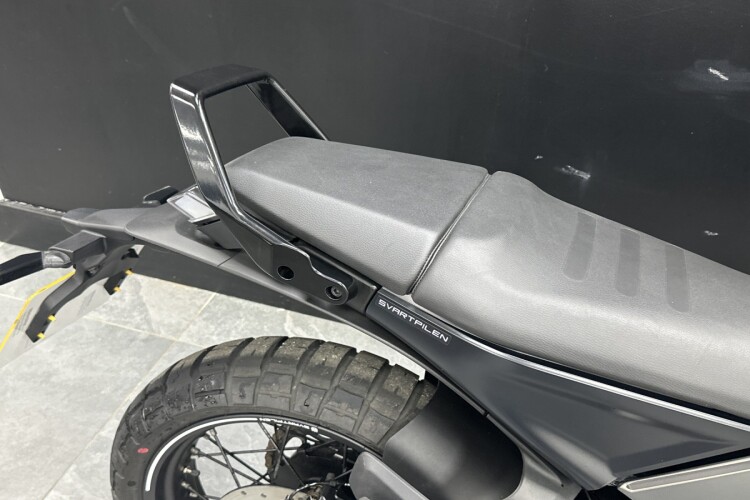 HUSQVARNA SVARTPILEN 401