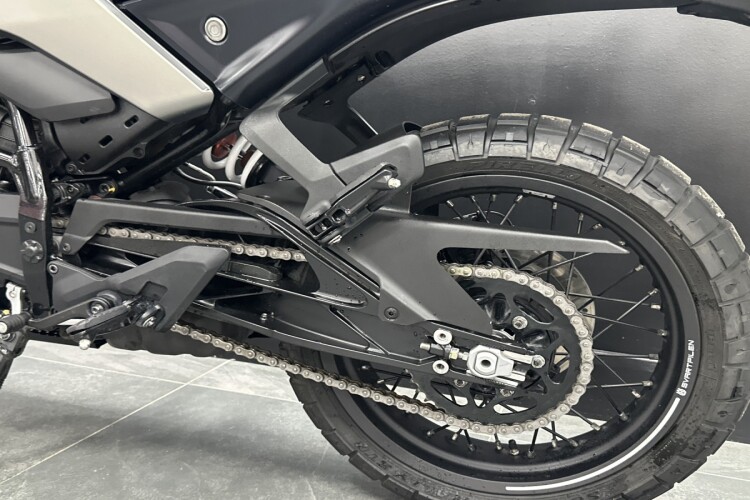 HUSQVARNA SVARTPILEN 401