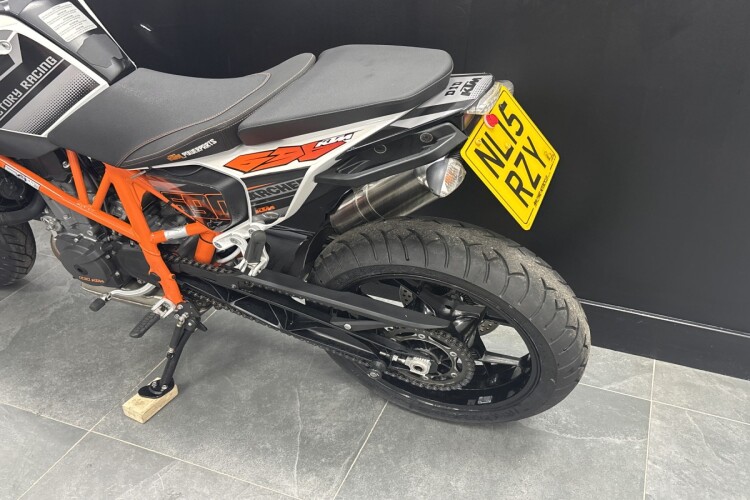 KTM 690 DUKE