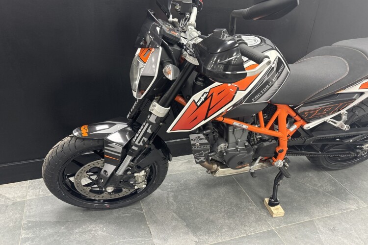 KTM 690 DUKE