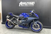YAMAHA R7