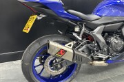 YAMAHA R7