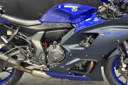 YAMAHA R7