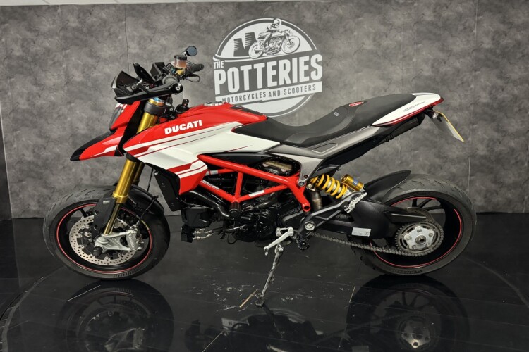 DUCATI HYPERMOTARD 939