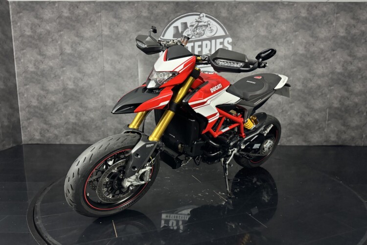 DUCATI HYPERMOTARD 939
