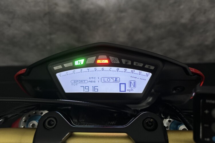 DUCATI HYPERMOTARD 939