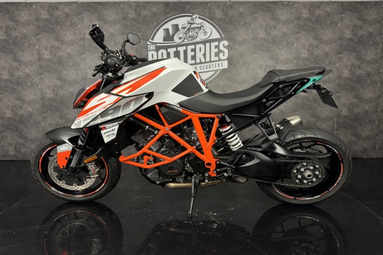KTM 1290 SUPER DUKE R