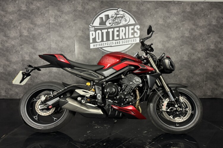 TRIUMPH STREET TRIPLE 765