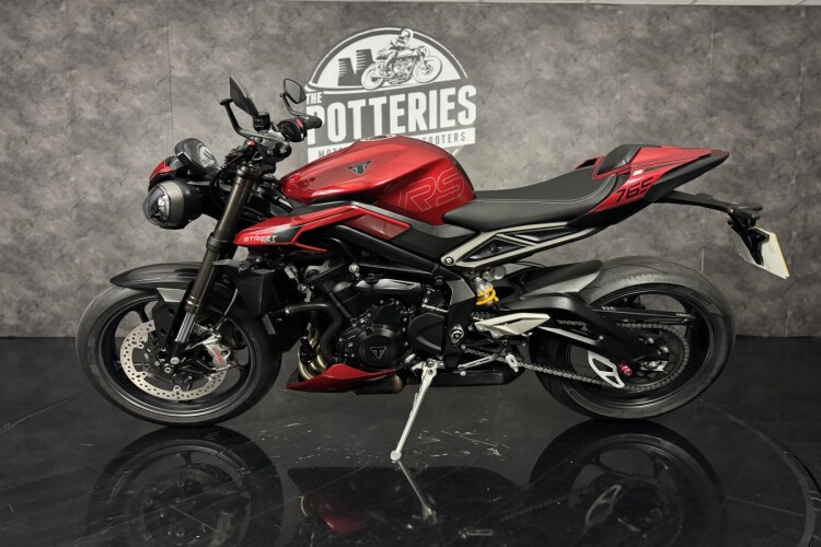 TRIUMPH STREET TRIPLE 765