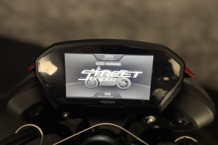 TRIUMPH STREET TRIPLE 765