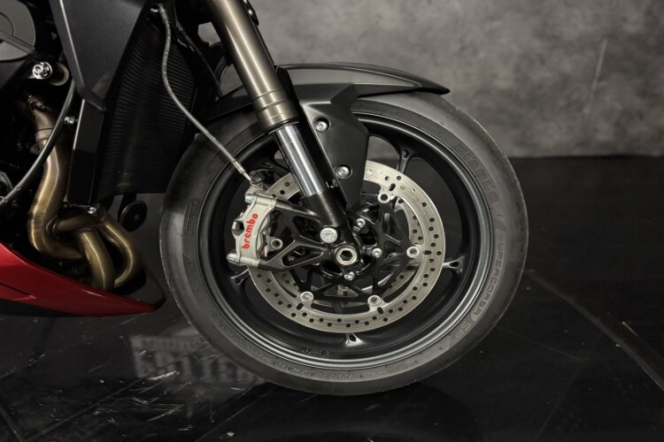 TRIUMPH STREET TRIPLE 765